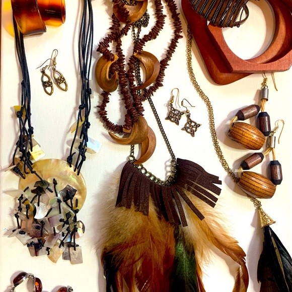 Lot of Earthy Boho Vintage & Handmade Statement Costume Jewellery - Picture 1 of 11
